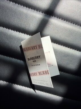 Burberry Her Sample
